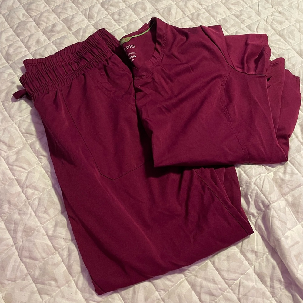Scrub set